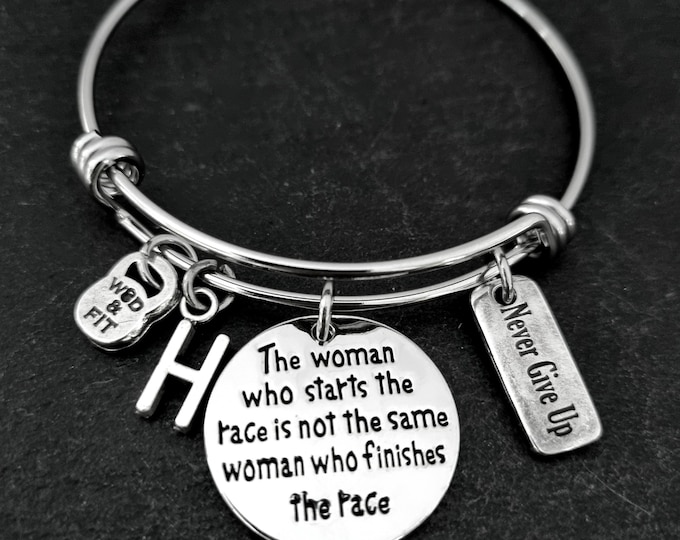 Motivational Runner Bracelet - Inspire Fitness Strength - Perfect Gift for Her The woman who start the race is not.. Gift for Mom· Wod & Fit