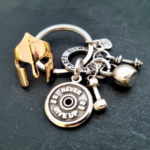 Spartan-Helm, Motivationsscheibe, Schlüsselanhänger, personalisiertes Geschenk, Geschenk für Freund, The 300 Spartans, Spartan Race, Vater-Geschenk, Holz und Passform