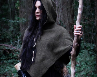 Viking Skjoldehamn Wool Hooded Shawl, Medieval Garb • Moss Green