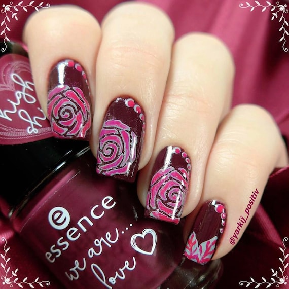Rose gold and black Valentine's nails by @nailpolisa - SoNailicious