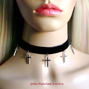 GOTHIC SILBER KREUZ Schwarzer Samt Choker, Handgemachte Halloween Halskette