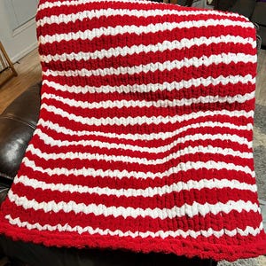 Red and White Blanket, Chenille Blanket, Chunky Knit Blanket, Birthday Gift, Baby Shower Gift, Crocheted Blanket, Hand knit Blanket
