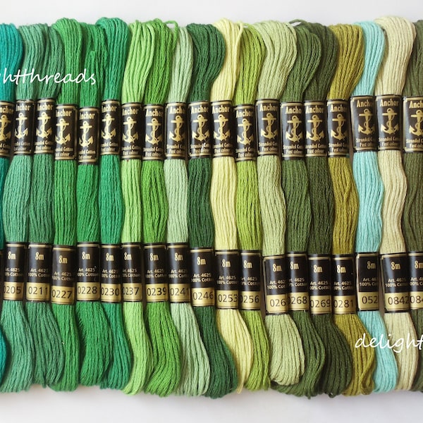 25 fils de coton / écheveaux / fil de soie pour broderie ancre dans des combinaisons de vert, rouge, bleu, jaune et marron