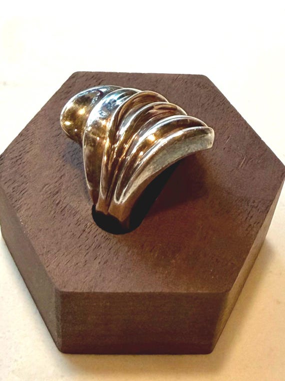 Vintage Liquid Silver Ribbed Statement Ring | Ste… - image 5