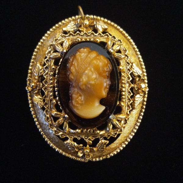 Florenza Cameo Brooch/Pendant