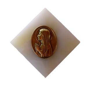 Médaille/Pendentif Ancien - Vierge à L'Enfant Sculptée Par Fernand PY - Bronze Doré 60mm