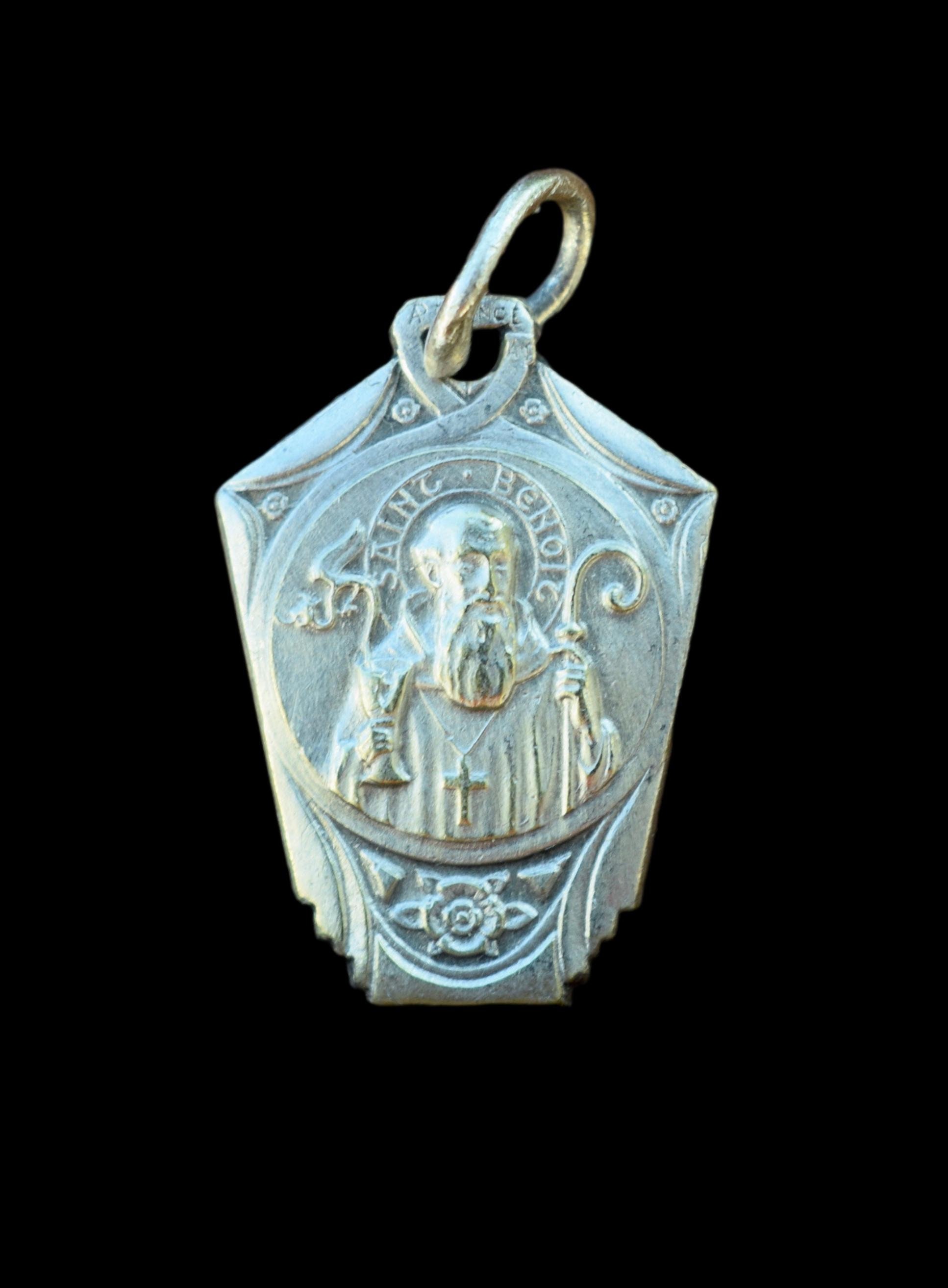 Exorcisme Médaille Art Déco Saint Benoît