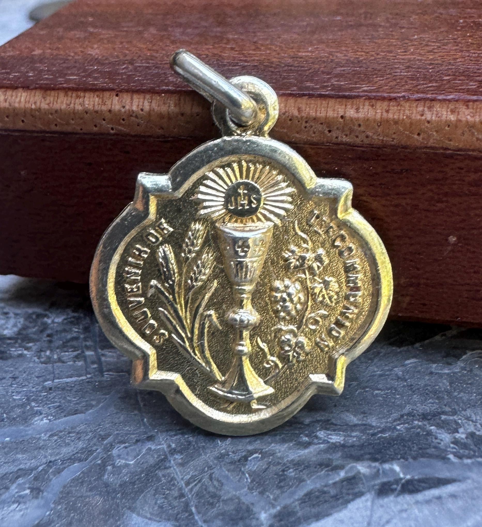 Médaille De Communion En Or 18 Carats - Calice Eucharistique - Occasion (portée)