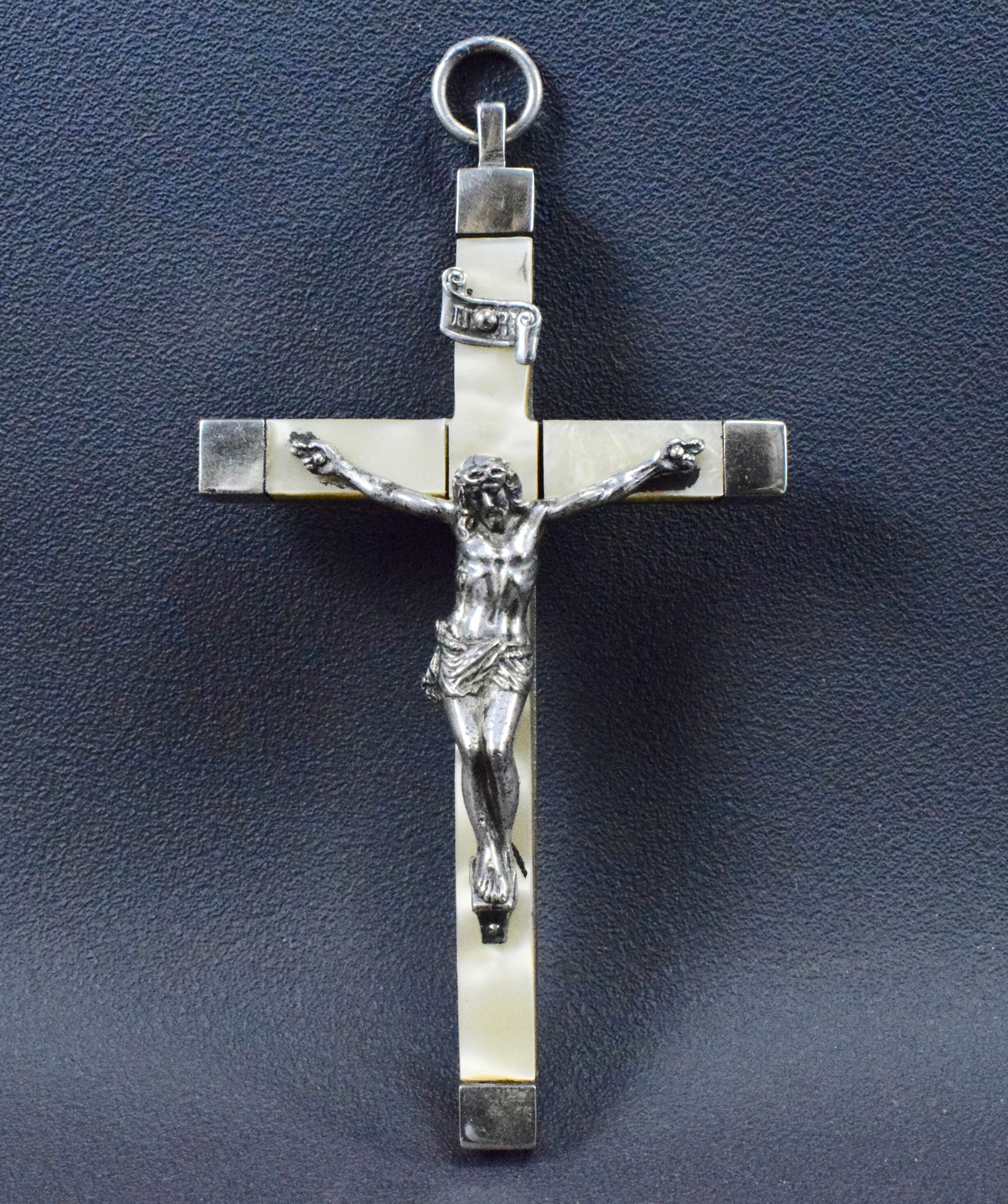 Antique Français Mère de Perle ou Bakelite Croix Pectotal Contreen Mur