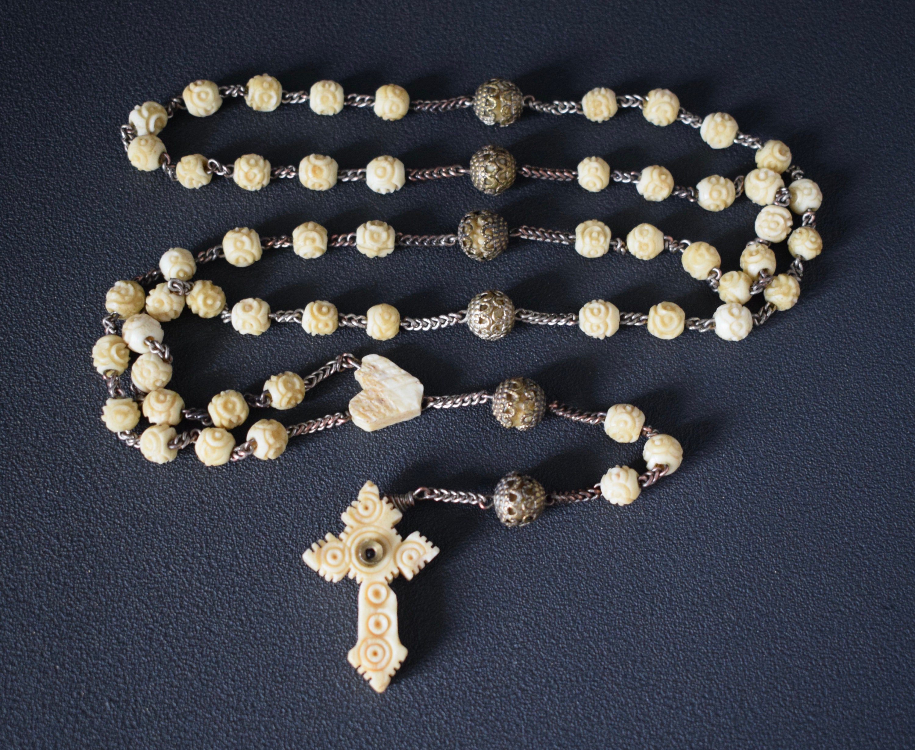 Main Craved Bones Perles Stanhope Rosaire Coiffées 19Ème Siècle