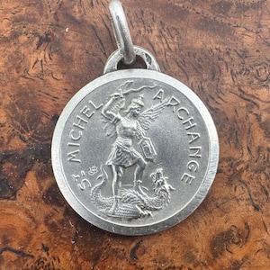 Saint Michael the Archangel French Religious Medal - Patron of police officers Protector Pendant Gift For Her/Him