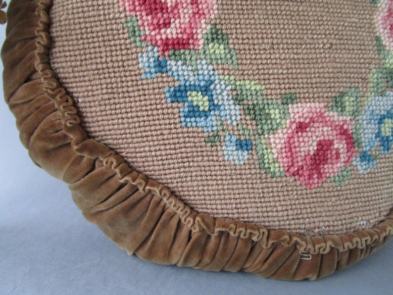 Wonderful Antique Old Swedish Hand Embroidered Throw Pillow Old Dusty Pink Green Beige Decorative Scandinavian Round Cushion Floral Pattern image 4