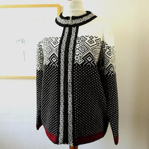 90s Vintage Cardigan Nordic Pattern Black White Red Norway Folk Style Jacket Wool blend Sweater Knitted Cardigan, Size Men's L Large