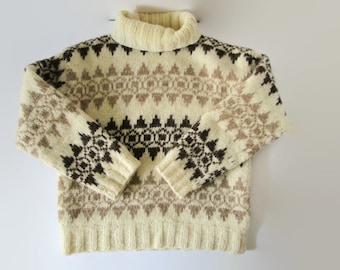 Vintage Chunky ICELANDIC Wool Sweater Pure Wool Scandinavian Jumper Geometric Pattern Natural Woolen ICELAND Pullover Size Women S - M