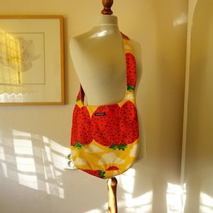 Vintage Marimekko Strawberry Shoulder Bag Shopper Bag Beech Bag Book Bag Tote Bag Yellow Red Tote