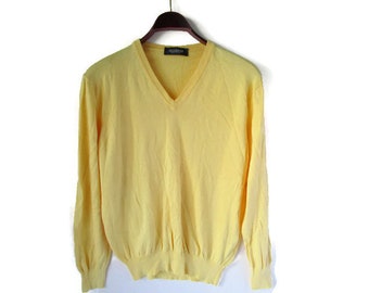 90s Vintage Men's Sweater V neck Yellow Long Sleeve Top Summer Spring pullover Cotton Lightweight Italian Jumper Size M medium Made in Italy