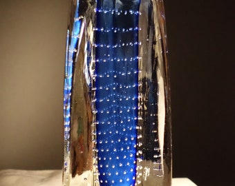 Stunning Cobalt Blue Cased Clear Art Glass Vase Controlled Bubble Triangular Heavy Crystal Mid Century Modern MDM Gunnel Nyman Style 1960s