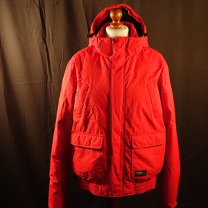 Y2K Vintage Red EVEREST Winter Parka Men&#39;s Outdoor Jacket High Performance Jacket  Warm Cold Weather Jacket Hooded Parka Size M - L