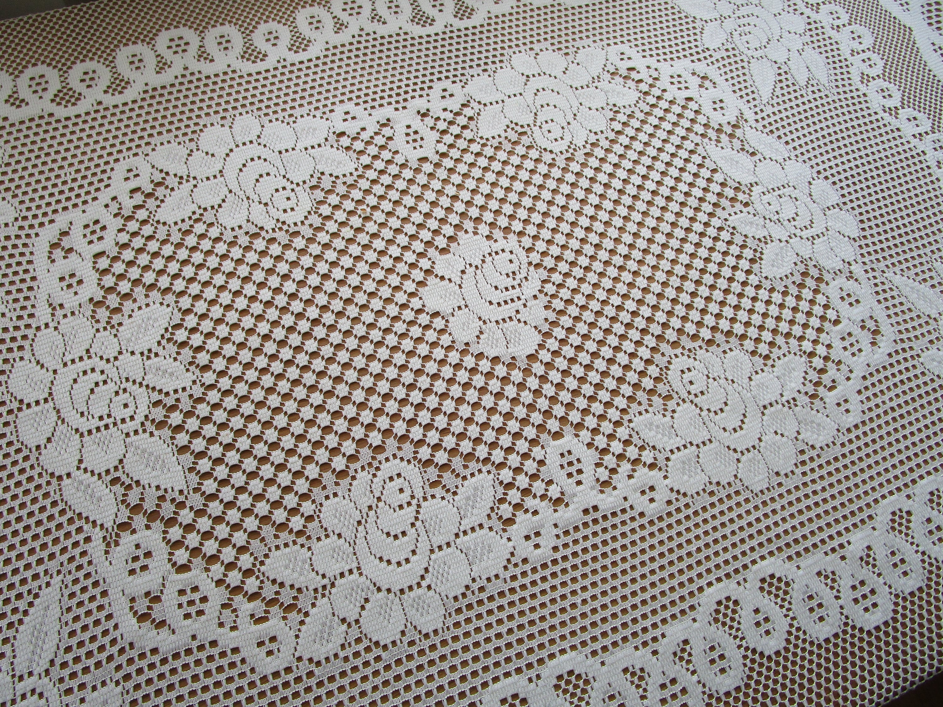 ①ヴィンテージ　クリーム色 レース テーブルクロス クリーム色 レーステーブルセンター 30×150cm 手作り