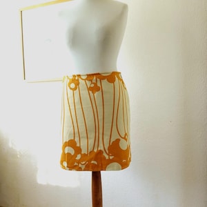 Vintage Marimekko Vintage Mini Skirt Mika Piirainen Finnish Design Patterned Skirt Orange Beige Cotton Casual Size EUR 40 Women&#39;s M Medium
