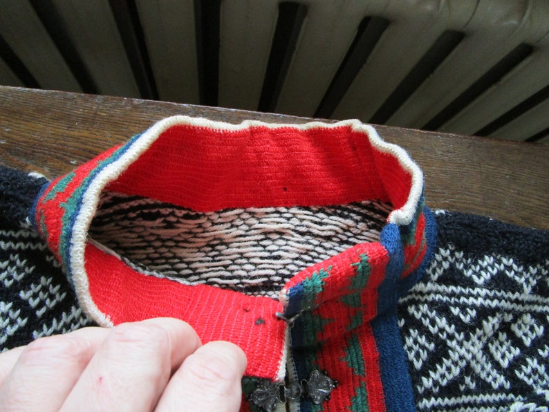 70s Vintage Norwegian Cardigan Black White Red Nordic Pattern Norway Folk Jacket Pure New Wool Sweater Knitted Cardigan Size Women M Large