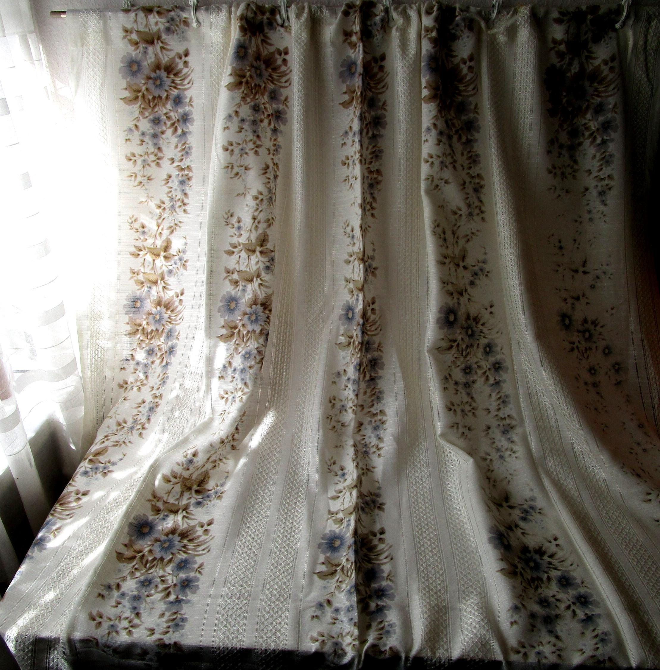60年代ヴィンテージカーテンペア花柄、各L 149 cm x W 151 cm / 58