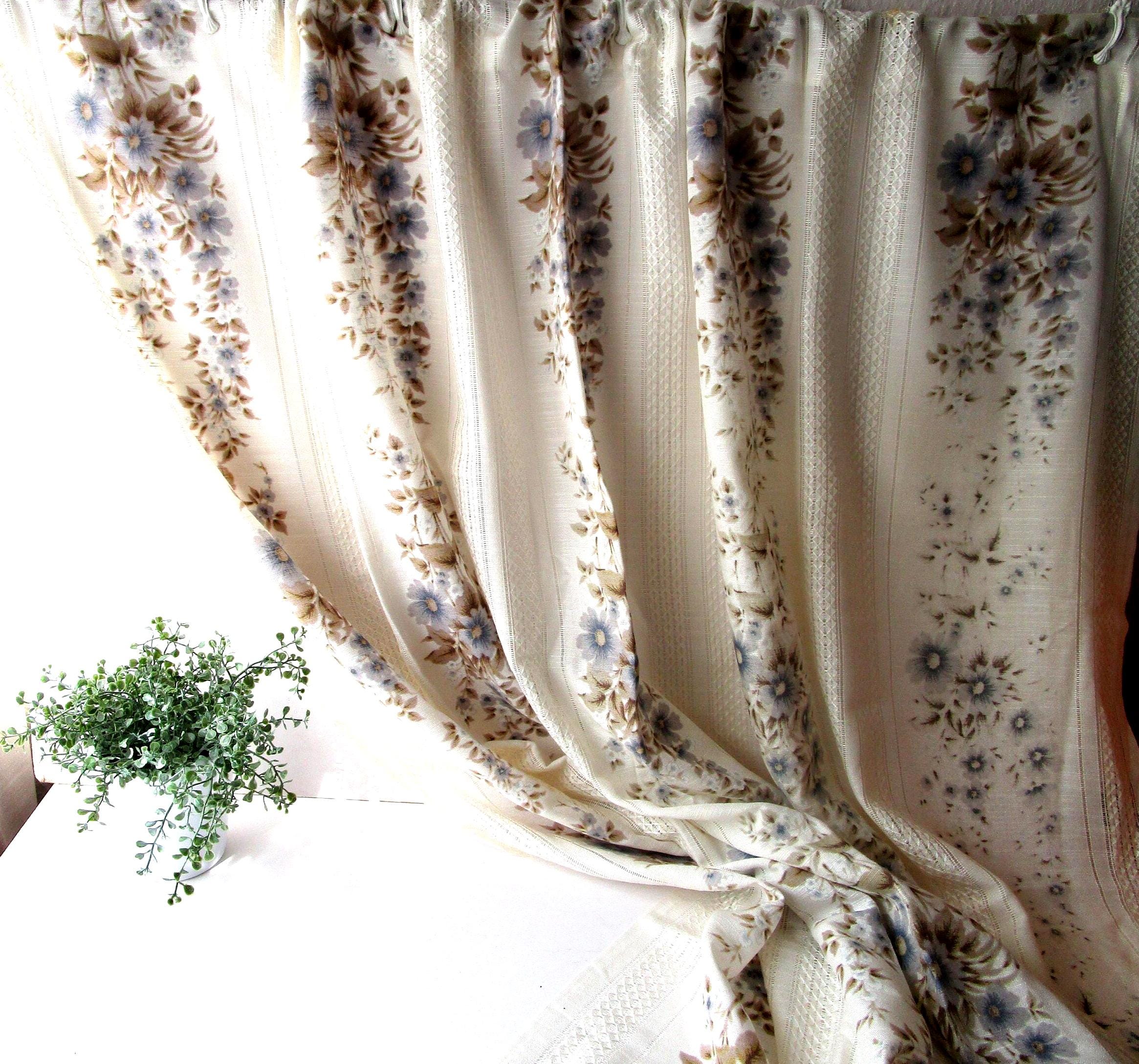 60年代ヴィンテージカーテンペア花柄、各L 149 cm x W 151 cm / 58