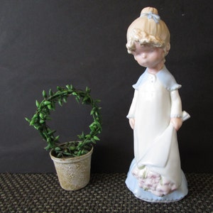 Porzellan Figur Mädchen Figur Vintage Figur Sammlerfigur Mädchen Statue Kinderzimmer Dekor Geburtstag Geschenk für Mädchen Tochter Geschenk