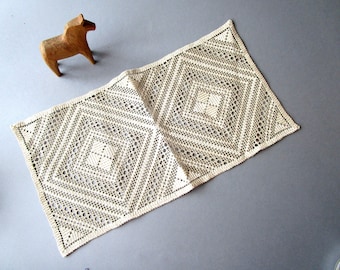 Doily Art Deco Antique Table Topper Elegant Beige White Linen Table Runner with Cutwork Hand Embroidered Vintage Swedish