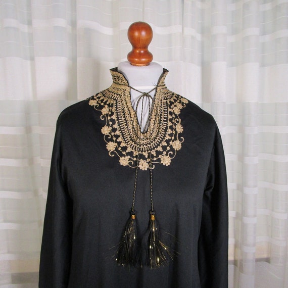 Fabulous vintage black with gold embroidered Long… - image 7