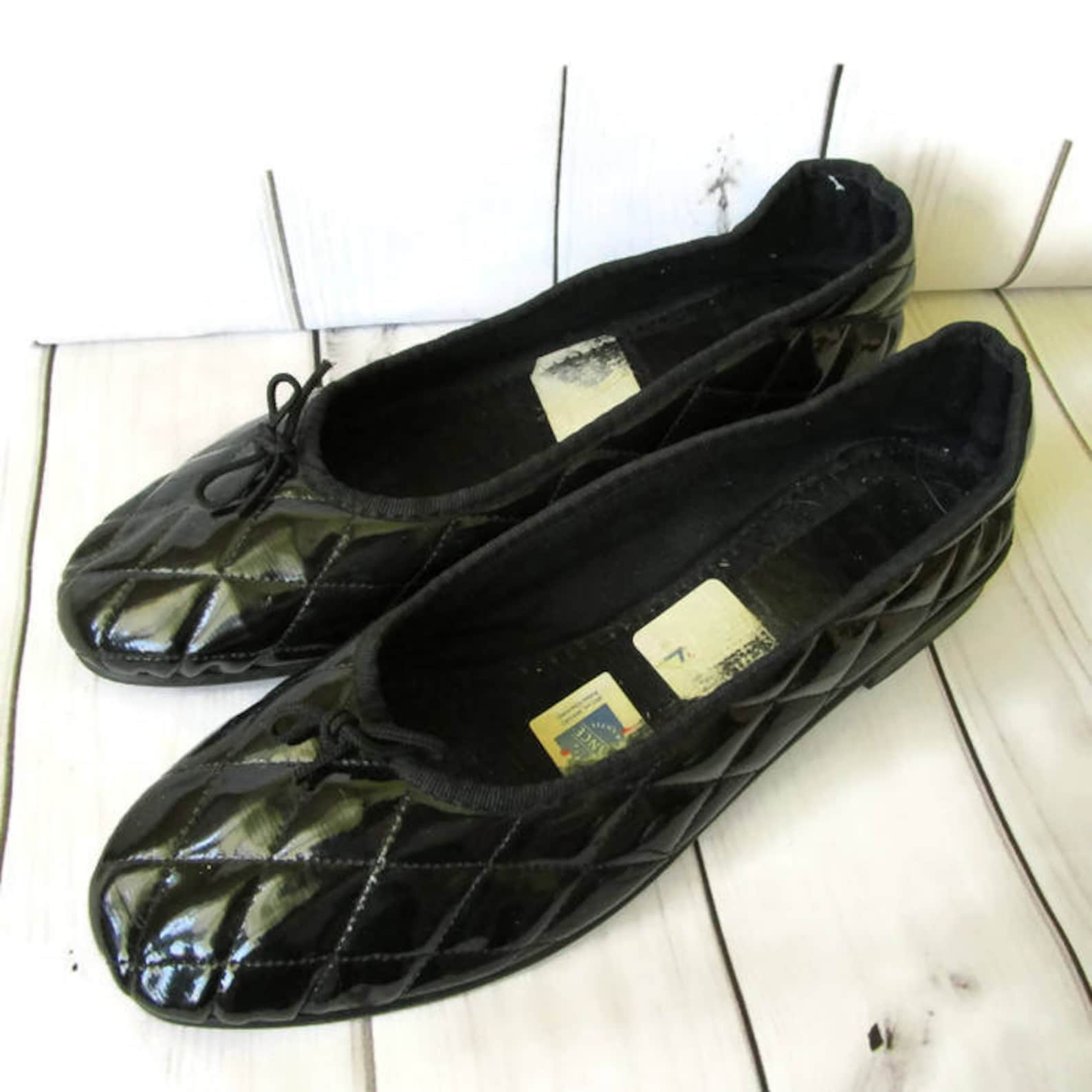 black quilted flat shoes patent leather ballet shoes vintage french shoe original 1980s vintage black quilted court shoes size 8