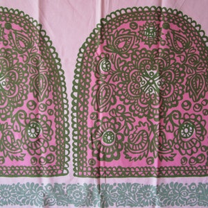 Marimekko Pink Green &quot;Satula&quot; Cotton Fabric Maija Isola 1960 Suomi Finland  1/4 Yard; 25 &quot; ; 63 cm X 57&quot; / 145cm, Fabric Piece Scrap