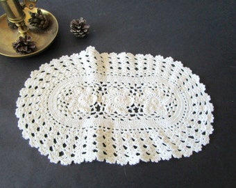 Vintage Oval Doily Crochet White Doily Table Centerpiece Shabby Chic Decor French Country Decor French Doilies Table Topper Spring Decor