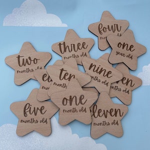 Cartes d'étapes marquantes en bois pour bébé - 12 étoiles jusqu'à 1 an