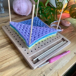 Easy Crochet Blocking Boards for Knitting and Crochet Wooden Blocking Mat  With 20 Stainless Steel Pins and Pin Holder 13 X 13 Inches 