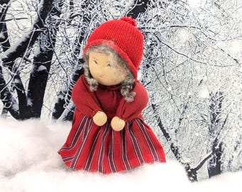 Vadderad juldocka med flätor, retro svensk juldekoration, handgjord gnomfigur