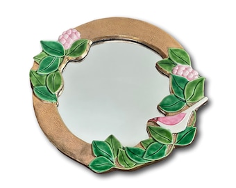 Seltener runder Keramik Wandspiegel von Mithé Espelt mit rosa Vogel, Mid Century Designer Kunst, Geschenk für Sie oder Ihn