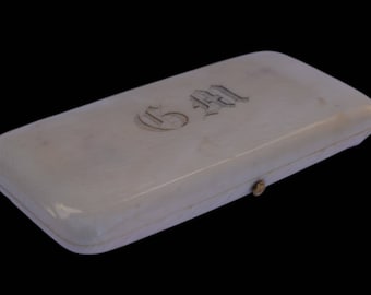 Franse antieke Etui Necessaire-naaiset met GM-monogram gegraveerd - Afgeronde rand - 19e Naaldnaald-naaldset voor verzamelaars