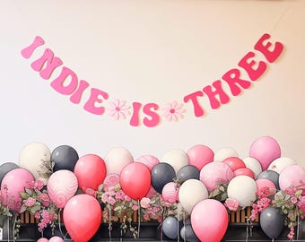 Striscione retrò per il terzo compleanno di Daisy: decorazioni per feste alla moda