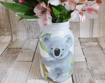 Jarrón Kilner con diseño de koala en decoupage: Jarrón safari pintado, centro de mesa