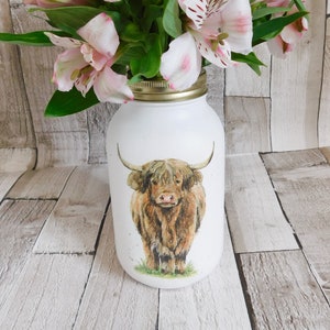 Highland Cow Painted Kilner Jar, Jar Vase, Table Centrepiece, Gift, Wildlife Safari,  Birthday gift, cow lover present