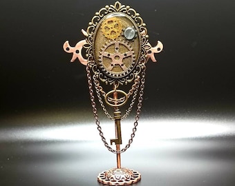 Steampunk pin, Steampunk brooch, Steampunk jewelry, handmade jewelry, resin jewelry, gear jewelry, skeleton key jewelry, unique jewelry