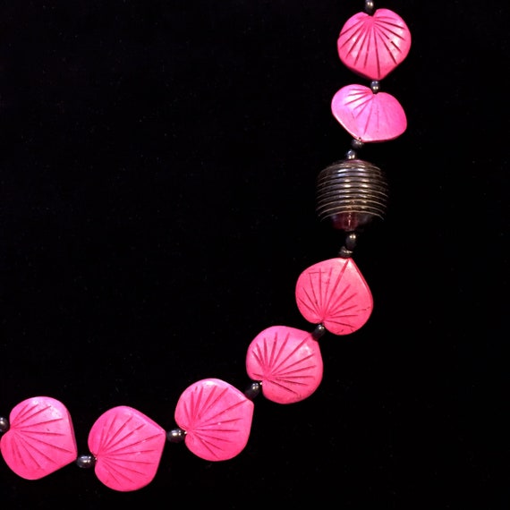 Vintage 80's Hot Pink Wooden Beaded Necklace • Ha… - image 3