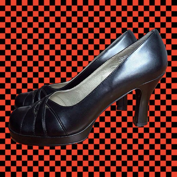 90's Vegan Black Heels • by L.E.I. • Slight Platform • 3 1/2" Heel • Size 8.5