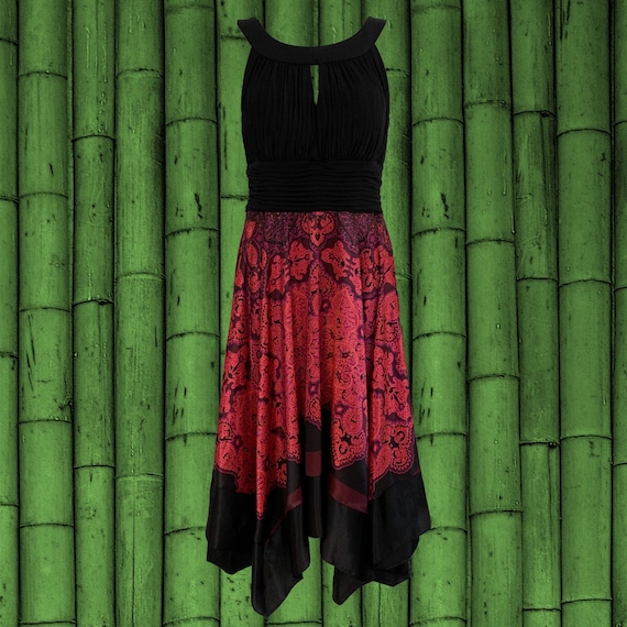 Flowing Skirt Flattering Red Sleeveless Dress Flowing Skirt Flattering Red Sleeveless Dress