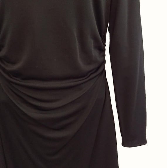 THE Perfect Little Black Dress  David Meister  Ruching at the Waist   Super Flattering!