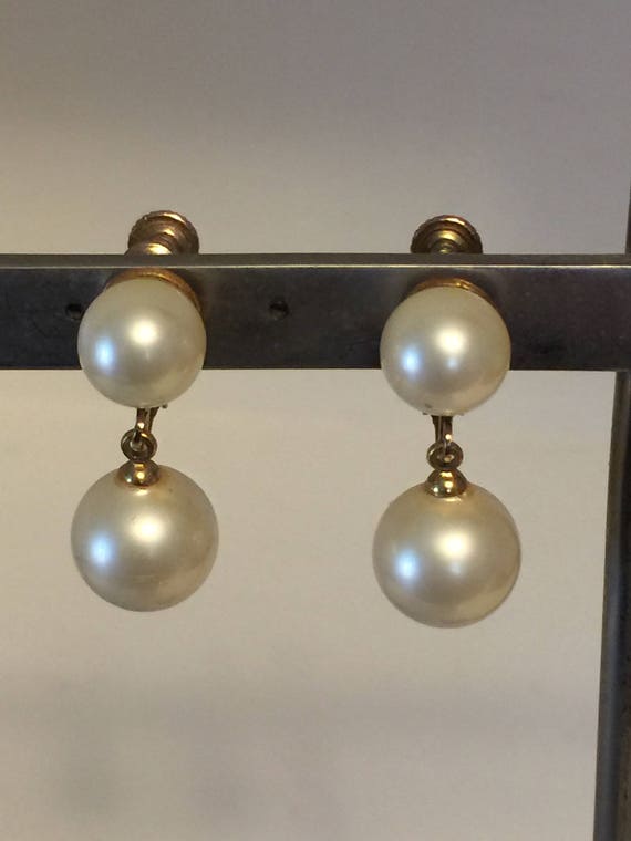 Vintage Goldtone Faux Pearls