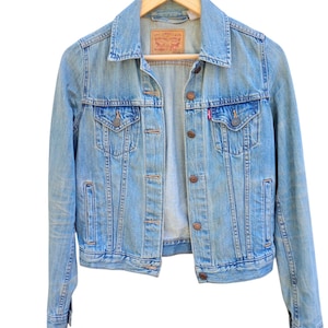 90s Vintage Denim Levi&#39;s Jacket/Size XS/100 % Cotton/Light Wash/Button Up