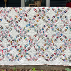 Vintage double wedding ring quilt/ 80" x 76.5"