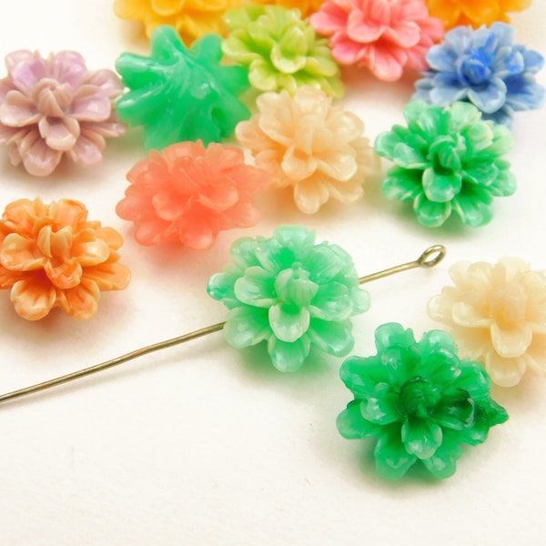 10 Pcs - 17.5x18x10mm Mixed Color Carved Synthetic Coral Pendant Beads - Flower - Focal Beads - Pendants - Jewelry Supplies